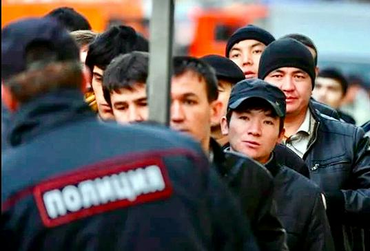 Digitale Kontrolle, gezielte Anwerbung